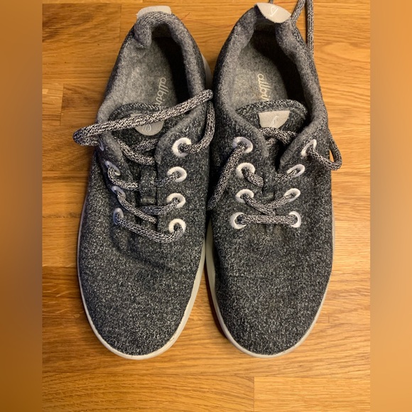 Allbirds - Picture 2 of 4
